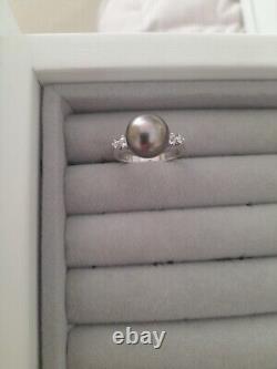18ct White Gold Natural Tahitian Pearl with Diamonds Ring