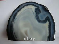 Sliced Agate Geode Half Stone Rock Polished Agate Crystal Grey Blue stunning