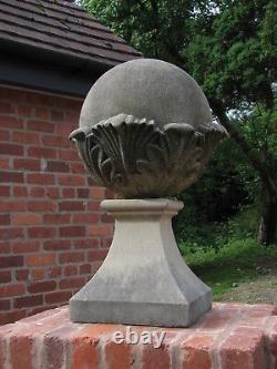 Boules / sphères / finials de chapiteau de pilier de portail décoratif par Acanthe Cast Stone