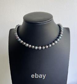Collier de perles vintage en argent avec un grand pendentif nacré au reflet vert gris métallique porte-bonheur