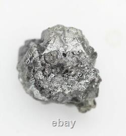 Diamant brut non taillé de couleur grise de 15,73 carats, pierre naturelle loose rugueuse.