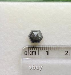 Diamant naturel de couleur grise fantaisie 1,62 carats avec diamant hexagonal solitaire de diamant gris