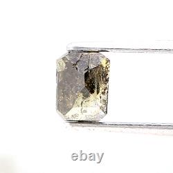 Diamant naturel gris rustique de 0,60ctw avec émeraude étincelante de couleur gris verdâtre taillée en échelons