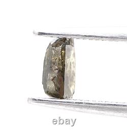 Diamant naturel gris rustique de 0,60ctw avec émeraude étincelante de couleur gris verdâtre taillée en échelons