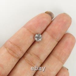 Diamant naturel rond de couleur gris laiteux à la taille de 1,09 carat et de 5,80 mm, taillé en brillant (Référence L8170)