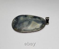 Pendentif en pierre précieuse d'agate de couleur gris naturel de 2,25 pouces, grand pendentif en argent vintage de 19,69 g