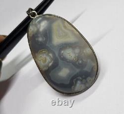 Pendentif en pierre précieuse d'agate de couleur gris naturel de 2,25 pouces, grand pendentif en argent vintage de 19,69 g