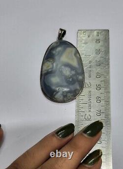 Pendentif en pierre précieuse d'agate de couleur gris naturel de 2,25 pouces, grand pendentif en argent vintage de 19,69 g